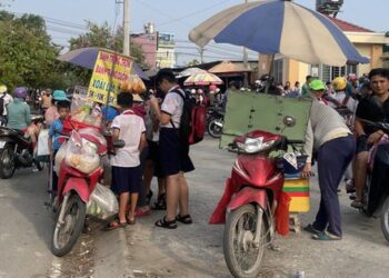 Có nên cho tiền con tiêu vặt?