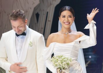 Toàn cảnh đám cưới Minh Tú: 3 bộ trang phục độc đáo, gắn hình ảnh bố lên hoa cưới