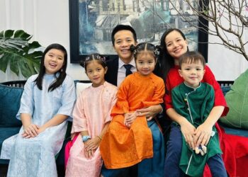 Nữ MC mỉm cười khi được hỏi “dạy sao mà con nào cũng thông minh, đáng yêu vậy”, hoá ra nhờ duy nhất 2 từ
