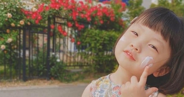 Đây là 4 loại kem chống nắng cực kỳ đáng thử trong mùa hè này, mẹ tha hồ đưa con đi chơi khắp nơi