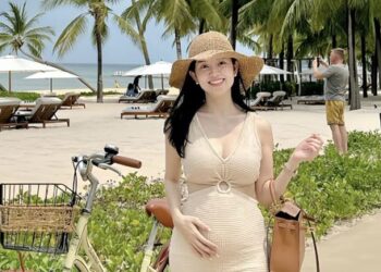 Sau lần bầu đầu tiên bị “táo” nặng, Ly Kute rút kinh nghiệm đổi chế độ ăn, đặc biệt chuyển sang dùng loại vitamin này