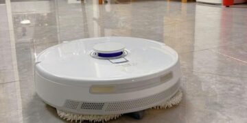 Có cần thiết phải mua robot hút bụi không? Sau khi dùng hơn 2 năm, tôi có nhiều điều muốn chia sẻ