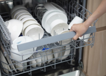 Khi mua máy rửa bát, bạn chỉ cần xem xét 3 điểm này để đảm bảo mình không mua nhầm