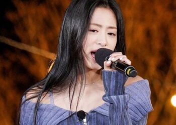 Liên tục cho Ahyeon mặc đồ giống đàn chị, phải chăng YG đang nghiêm túc biến tân binh thành “Jennie thứ 2”?