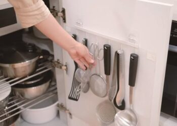 Bằng 4 mẹo này, bà nội trợ Hàn Quốc có thể sắp xếp rất gọn gàng trong căn bếp nhỏ
