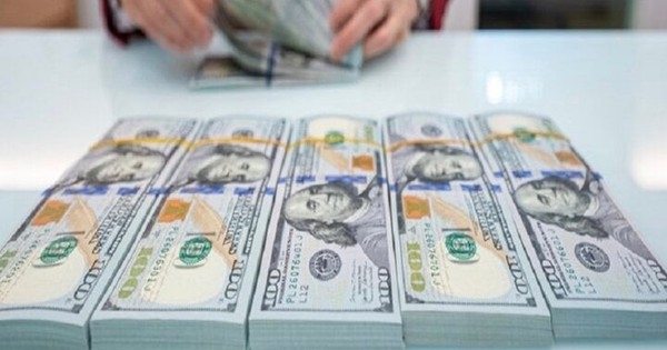 Giá USD ngân hàng tăng hết biên độ, xô đổ mọi kỷ lục