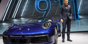 Qua rồi thời “Made in China” mang danh là sao chép: Sếp Porsche phải thừa nhận xe điện Trung Quốc “thúc đẩy” ý tưởng thiết kế mới