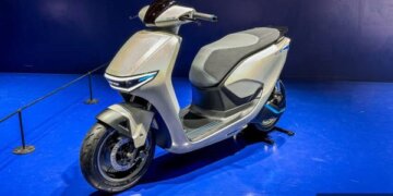 Honda trình làng mẫu xe máy điện mới với thiết kế cực sang không hề thua kém Honda SH, nhiều đối thủ phải dè chừng
