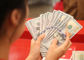 Giá USD tự do, USD ngân hàng đồng loạt tăng mạnh