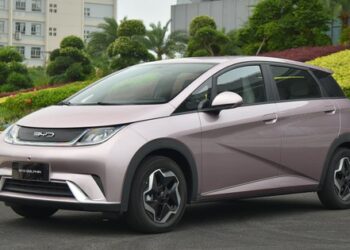 Sang tận Trung Quốc để soi BYD Dolphin sắp về Việt Nam: Một lần sạc có thể chạy thẳng từ Hà Nội đến Quảng Bình