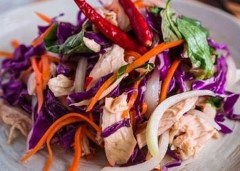 Cách làm gỏi gà ngon, phù hợp cho ngày hè nóng nực