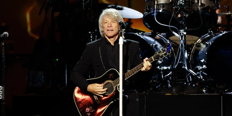 Bí quyết giúp rocker Bon Jovi biểu diễn khỏe khoắn ở tuổi 62