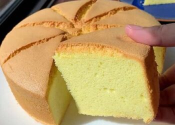 Cách làm bánh bông lan bằng nồi cơm điện