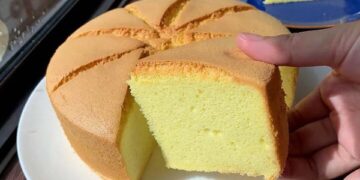 Cách làm bánh bông lan bằng nồi cơm điện