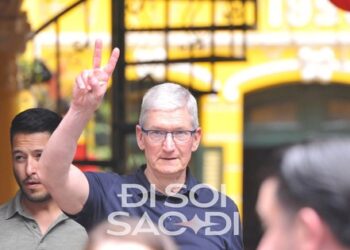 Dàn xe sang đưa đón CEO Apple Tim Cook tại Hà Nội, nổi bật với Mercedes-Benz S600 giá 15 tỷ đồng!