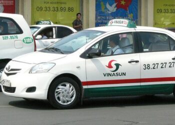 Lợi nhuận taxi Vinasun giảm một nửa vì ‘hỗ trợ tài xế’