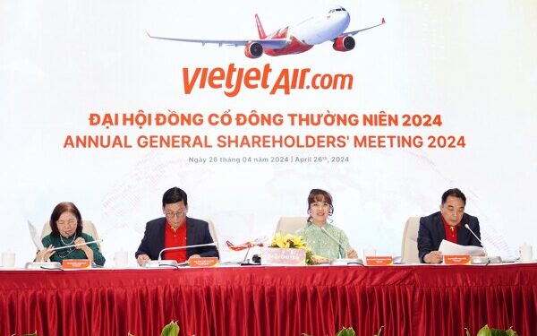 Doanh thu vận tải hàng không lần đầu vượt 53,7 nghìn tỷ đồng, Vietjet chia cổ tức 25% bằng tiền và cổ phiếu