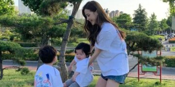 Không cần phải dành cả ngày để chơi với con, cha mẹ áp dụng quy tắc 3 phút này sẽ thấy sự khác biệt