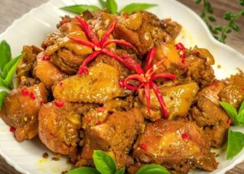 Gà nấu theo cách này đảm bảo chồng con đều mê mẩn, chán ăn hàng