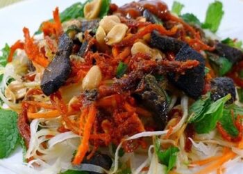 Cách làm nộm đu đủ bò khô ngon chuẩn vị
