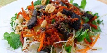 Cách làm nộm đu đủ bò khô ngon chuẩn vị