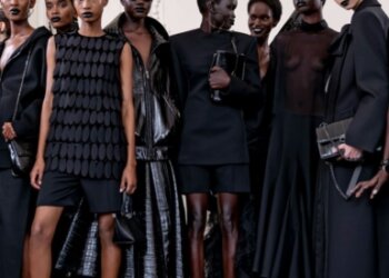 BST Valentino Thu Đông 2024: Quang phổ vô tận của màu đen nguyên bản