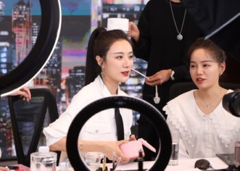 Ngày tàn của các ‘chiến thần’ bán hàng livestream: JD chính thức dùng AI tạo hình nhà sáng lập để bán hàng trực tuyến, thu về hơn 20 triệu lượt xem trong chưa đầy 1 tiếng
