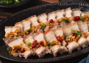 Thịt ba chỉ mà làm theo cách này sẽ được 2 món ngon mát lành, ăn rất hao cơm