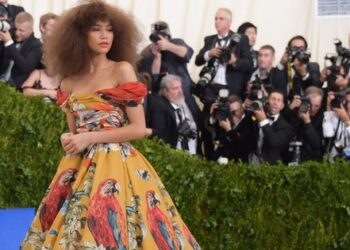 Phong cách thời trang của Zendaya tại Met Gala