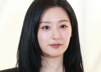 Kim Ji Won cực thích 1 bảo bối hack tuổi giống chị đẹp U60, giúp da trẻ đẹp bất chấp thời gian