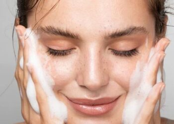 Hướng dẫn chăm sóc da mặt mùa hè