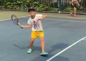 Con trai Ly Kute chơi tennis chuyên nghiệp, trò chơi đòi hỏi thể lực, sức bền và sự kiên trì của các bé