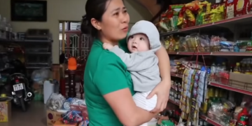 Hai vợ chồng bí mật đưa con về thăm quê để xem phản ứng của bà nội, cái kết khiến nhiều người bật khóc
