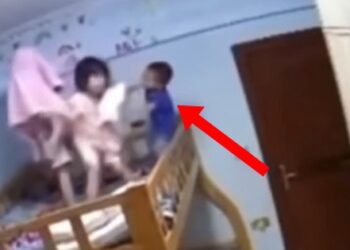 Bé trai ngã từ giường tầng trong khi chơi cùng các chị, đầu đập mạnh xuống sàn: Bài học cảnh báo nhiều phụ huynh