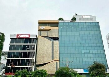 Thương mại SMC tính bán trụ sở chính
