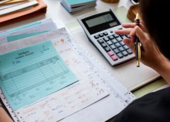 Nếu muốn tiết kiệm tiền, hãy bắt đầu từ 10 điều nhỏ này