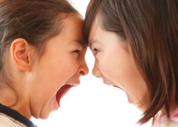 Cha mẹ nên hành xử thế nào khi con đánh bạn ở trường?