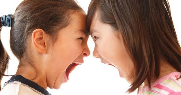 Cha mẹ nên hành xử thế nào khi con đánh bạn ở trường?
