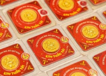 Giá vàng hôm nay 18/4: Hướng tới mục tiêu 2.700 USD/ounce