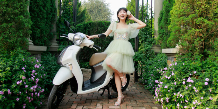 Hot girl GenZ Ceri mách bạn 3 tips có ngay bộ ảnh “chất” chào hè.