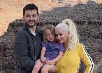 Ca sĩ Christina Aguilera chia sẻ mẹo trò chuyện với con về giới tính