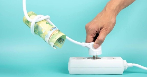 Bạn đang phải trả nhiều tiền cho hóa đơn điện ở nhà? Học 5 mẹo này bạn có thể tiết kiệm được kha khá