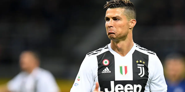 Cristiano Ronaldo trẻ khỏe nhờ thói quen không giống ai
