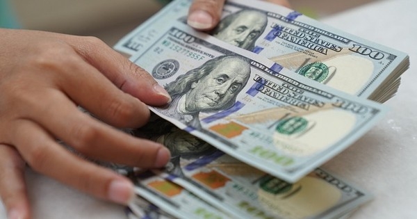 Giá USD tự do giảm mạnh