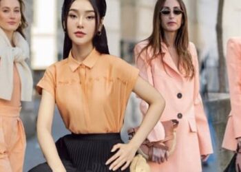Phối đồ công sở với tông cam đào ‘hot trend’