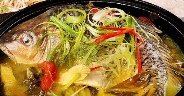 Đổi mới thực đơn cho cả nhà bằng món cá chép om dưa