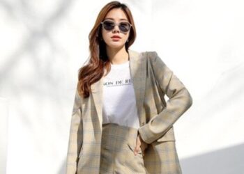 Mẹo phối đồ với quần short công sở ngày hè cho nàng sành điệu
