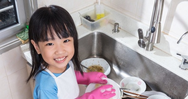 Cách thông minh giúp trẻ hào hứng làm việc nhà