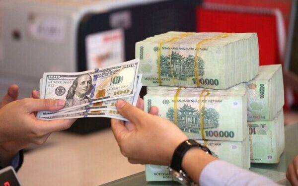VND mất giá: Xuất khẩu không hưởng lợi nhiều, lạm phát dễ tăng cao
