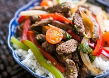 Cách làm thịt bò xào ớt chuông ngon “nhức nách”